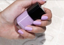 Chanel 샤넬 2022 여름한정판 네일폴리쉬 르베르니 931호 문쉘 Moon Shell : 원더러스트