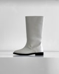 Flat wide half boots 플랫 와이드 하프 부츠 : 드브니르 Devenir