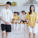 가족티 여행 단체 바캉스 패밀리룩 사진의상 몽피마피 헬로우 반팔 : 커플프라자