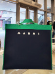 마르니 여성 로고 프린트 토트백 SHMP0073A0 P4547 ZO104 22SS : 롯데이천 노벨라