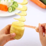 회오리 감자 커터 트위스트 슬라이스 타워 바람 컷 Diy 과일 및 야채 나선형 슬라이서 : 세화스토어