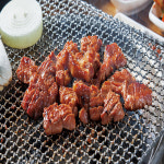 매콤 돼지갈비 맛 매운 양념목살 300G : 갈비아저씨