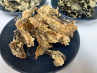 어린이 가정식 마른 밑반찬 청해식품 특허받은 수제 찹쌀 명태껍질 부각 100g, 200g : 씨드팜스토어