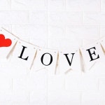 커플 촬영소품 LOVE 가랜드 셀프돌상 홈파티 웨딩샤워 행사 100일잔치 회사신년회 : 이지마마