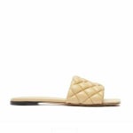 [갤러리아] [BottegaVeneta]보테가베네타 627710 VBRR0 2624 패딩 플랫 샌들 627710 VBRR0 2624 : 갤러리아백화점