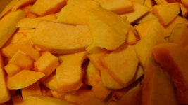 손질호박 늙은호박 맷돌호박 깍뚝썰기 슬라이스 1kg  산지직송 친환경 23년 국내산 : 용담베리