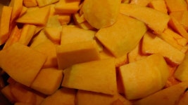 손질호박 늙은호박 맷돌호박 깍뚝썰기 슬라이스 1kg  산지직송 친환경 23년 국내산 : 용담베리