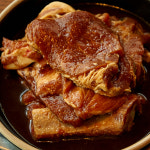 [조박집]마포 원조 돼지갈비 맛집 택배 100% 국내산 냉장 양념목살 600g+총각김치 set : 조박집