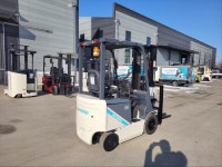 2017년식 유니캐리어스 1.5톤 3단 마스트 4.8M 좌승식 전동지게차 : 성우마켓