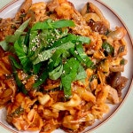 31년전통 곱창가득 순대야채곱창 볶음 넉넉한 2인분 맛집 캠핑 밀키트 : 까치분식 since1992