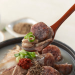 45년 전통 신포순대 가마솥 돼지국밥 순대국밥 사골  600g x 2팩 : 신포순대