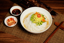 글루텐프리 쌀 소면 500gx4팩 국내산 우리쌀 95% 숙면 한면 우리미단 서산 쌀면 : 하비그라운드