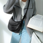 반달 크로스백 가죽 크루아상 새들백 : 서다굿즈플러스