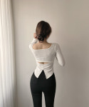 유니크 페미닌 스퀘어넥 뒷트임 슬림핏 크롭 티셔츠 3컬러 : 글램핏 GLAMFIT