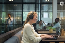 philips h8506 오버이어 무선 헤드폰 노이즈 캔슬링 프로(anc) 및 멀티포인트 블루투스 연결 블랙(tah8506bk00) : 퍼스셀6