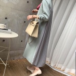 노란색 원피스 어 라운드 넥 스플 라이스 백 플리츠 양털 스웨터 롱 스커트 : W 컴퍼니