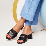 에르메스 여성 미들힐 샌들 지지50 켈리버클 뮬 샌달 H231063Z 02 블랙 : 오넬라파리