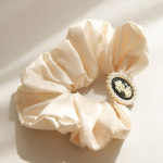 제이로렌 여성 카메오 펜던트 실크 헤어 포인트 패션 스크런치 : 제이로렌