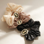 제이로렌 여성 카메오 펜던트 실크 헤어 포인트 패션 스크런치 : 제이로렌