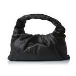 [정품패키지] 보테가베네타 숄더 파우치백 블랙 610524 VCP40 1229 : 더플로우커머스