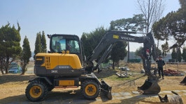 볼보 03W 03 타이어 중고 굴삭기 매매 EW60E 18년 475H 포크레인 매입 처분 : 청정한 굴삭기