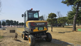 볼보 03W 03 타이어 중고 굴삭기 매매 EW60E 18년 475H 포크레인 매입 처분 : 청정한 굴삭기