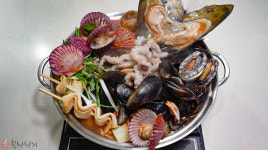 [KCIA 해물부문 우수] 참피디 산더미해물탕  얼큰시원  산낙지 가리비 전복 키조개 산더미 해물전골 가족모임    캠핑밀키트   신선식품 : 불난낙지