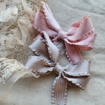 [시심나아트리본] 새틴 프릴 헤어핀 단품 핸드메이드핀 : 시심나아트리본