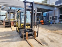 현대 2.5톤 디젤지게차 판매 / 25DE 2011년 4M 하이마스트 캐빈 옵션 자동발예정 : 두산지게차 세기중기