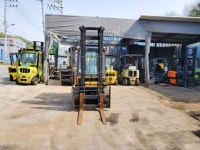 현대 2.5톤 디젤지게차 판매 / 25DE 2011년 4M 하이마스트 캐빈 옵션 자동발예정 : 두산지게차 세기중기