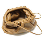 [중고명품 미스터문] Bottega Veneta(보테가베네타) 585852 티크 브라운 카프스킨 만두백 미니 파우치 크로스백 [중고명품매입]... 
