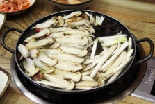 송이버섯 전골, 자연송이 전골 : 산골버섯