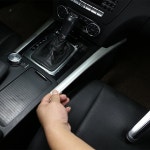 벤츠 실버 기어 시프트 사이드 장식 스티커 부품 C 클래스 W204 C180 C200 C260 2007-2013 자동차 악세사리 2 개 : 솔유니크