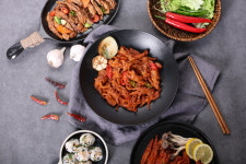 올담 직화구이 불맛 무뼈닭발 닭목살 오돌갈비 : 올담길