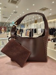 [CHLOE] 끌로에 볼드브라운 샤이니 매트 숄더 백 CHC22WS572I81-297 : 롯데 이천점 아르마디오