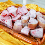 한우 사골, 육우 우족 2kg 수육 곰탕 본메로우 사골뼈 잡뼈 : 이겼소