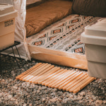 [캠핑덕] 이븐 캠핑 우드 발매트 원목 발판 난로받침대 팬히터 애견방석 : 캠핑덕