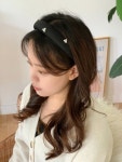 남보라 진주 머리띠 새틴 펄 볼륨 공단 헤어밴드 : 아르테 A r t e