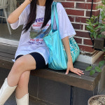 포레 남녀공용 루즈 레터링 프린팅 트임 반팔 티셔츠 : 모어룸 주식회사