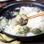 5분완성! 간편한 굴림만두 칼국수 밀키트 1.2kg : 트렌드잇샵
