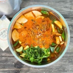 민물새우탕 민물새우 손 수제비 1.2kg 밀키트 원주 매운탕 어죽 맛집 캠핑요리 : 어부명가