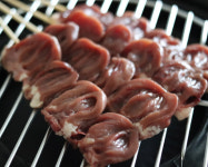 [청하FnS] 국내산 금미식품 염통꼬치 1kg 50꼬치 닭 꼬치 캠핑 바베큐 안주 음식 : 청하FnS