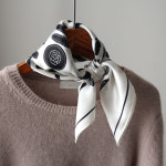 실크 스카프 샤리 쁘띠 사각 A1082 : LANIC U 라닉유