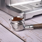 커피템퍼 핸즈프리 도징 깔때기 그라인더 트리거가 있는 MATOW 54mm Breville 포터필터에 적합 : 마사루몰