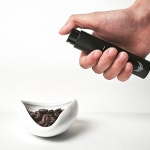 포터필터 KNODOS Ultimate Espresso 액세서리 키트 54mm 바텀리스 브레빌 호환 및 커피빈 도징 컵 스프레이 세트 : 마사루몰