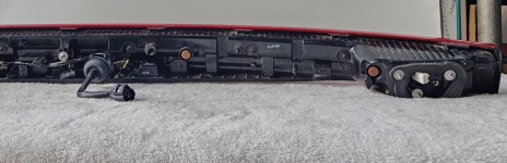 KA4 중고 리어 콤비네이션 중앙 LED 타입 (센터 가니쉬 램프) 카메라 포함  92409-R0320 : 신흥모터스