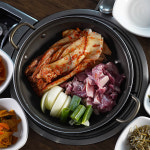 우묵배미 김치찌개 밀키트 한돈 생고기 돼지짜글이 670g : 우묵배미