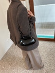 [아카이브앱크 홈]half bagel bag(glow black)쉘 하프 베이글 백 : 아카이브앱크 홈