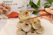 매콤 은행산채왕만두 1.4kg_용문천년시장 PB상품 : 협동조합맑은사람들