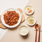 라움푸드 안동식 쑥이네 순살 찜닭 밀키트 700g : 라움푸드